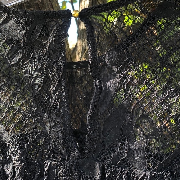 Black Beautiful lace blouse with ruffle xxl - Picture 7 of 11